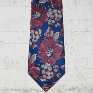 80s Vintage Red Navy Floral Textured Retro Design Studios Neck Tie 3.75 x 59